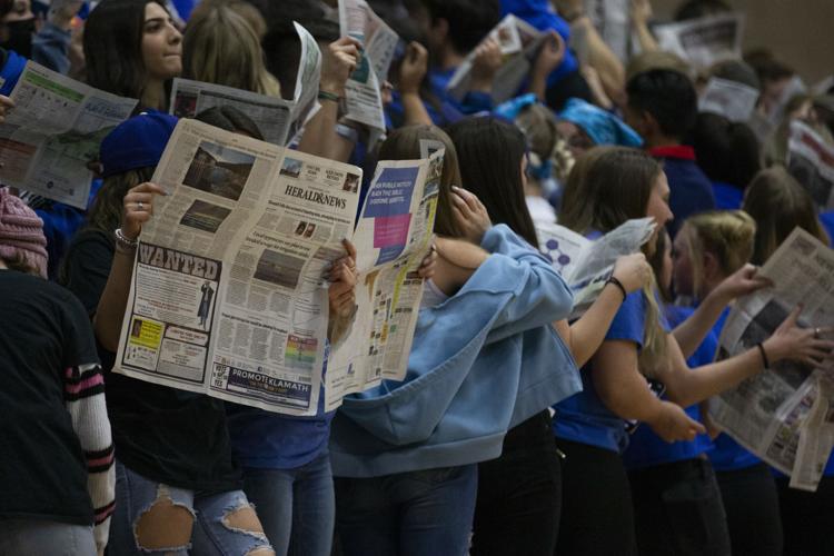 Boys Basketball - Mazama v. Henley