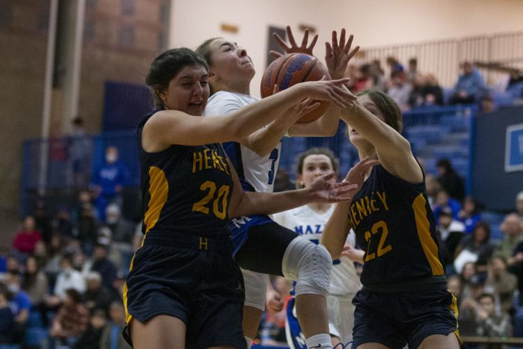 Girls Basketball - Mazama v. Henley